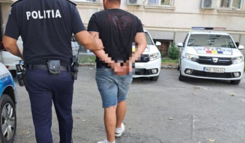 Reținut de polițiști, după ce a sustras 16.000 de lei din casa unei bătrâne
