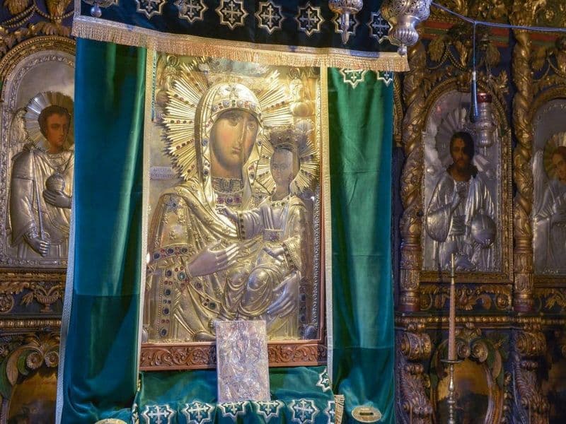 SINAXAR – 9 Iulie – Cinstirea Sfintei Icoane a Maicii Domnului Îndrumătoarea de la Mănăstirea Neamţ