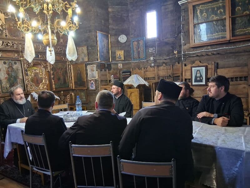 Întâlnire de cerc pastoral la Parohia Cotârgaci – Pastorația tinerilor, între misiune și responsabilitate - FOTO
