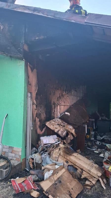 Locuința unei familii a fost în pericol din cauza unui incendiu izbucnit de la un scuter electric