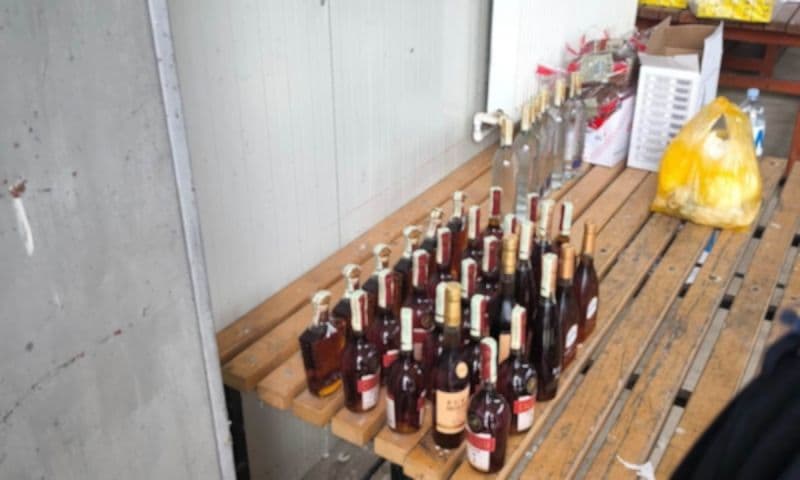 „Surprize” la control: țigări și alcool, confiscate de polițiștii de frontieră - FOTO