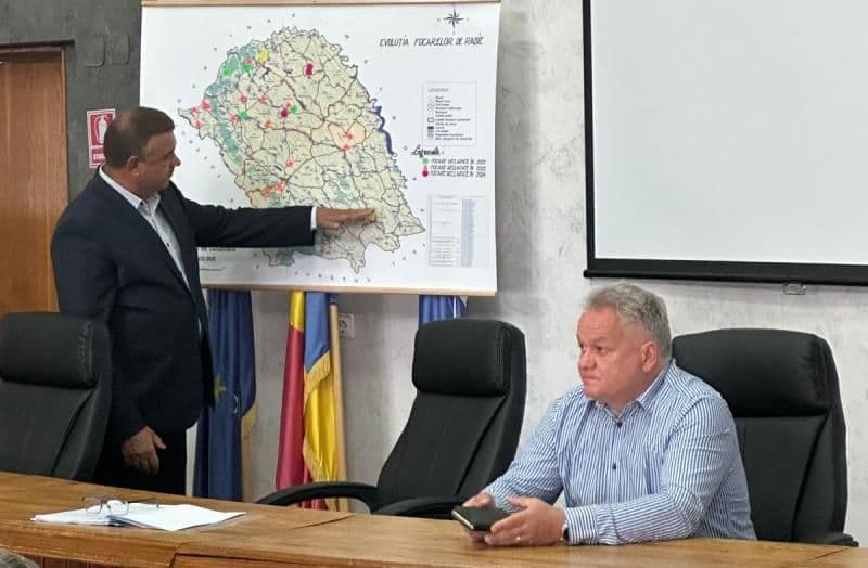 Focar de rabie la bovină, înregistrat în comuna Hudești. Autoritățile convocate în ședință extraordinară