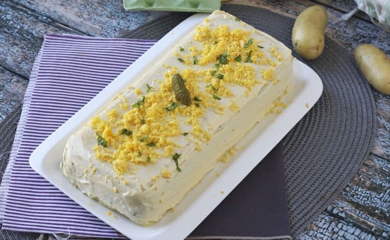 Chec aperitiv cu ton, cartofi și maioneză