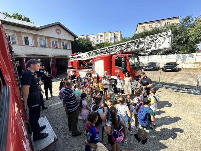 Siguranța nu intră în vacanță! Pompierii le-au predat copiilor lecții de prevenire a situații de urgență