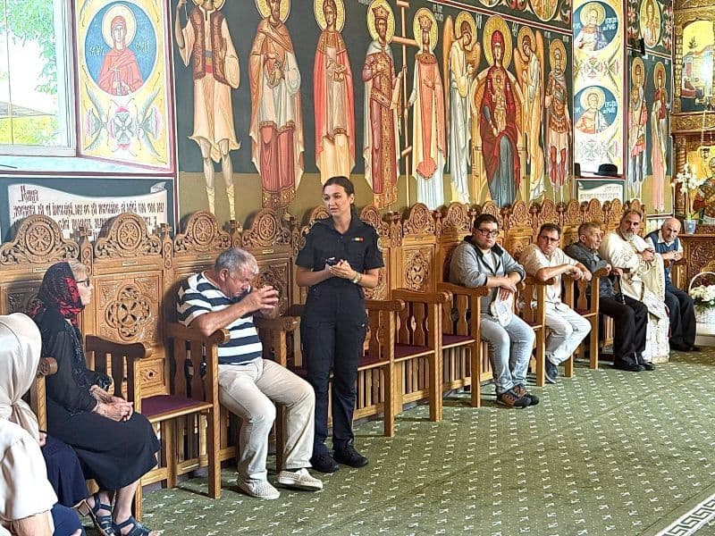 Dialog și prevenire în zi de sărbătoare: Polițiștii botoșăneni în mijlocul comunității din comuna Blândești