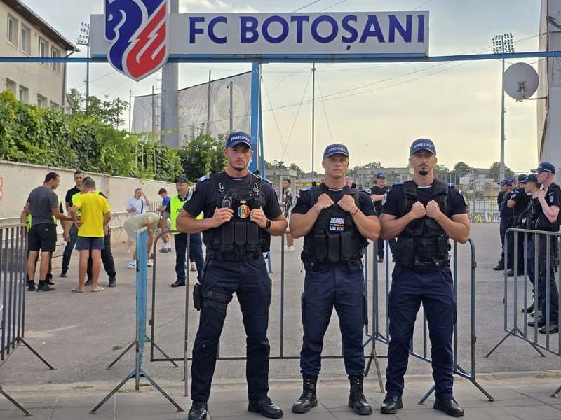 Jandarmii prezenți la meciul dintre F.C. Botoșani și F.C. Argeș Pitești