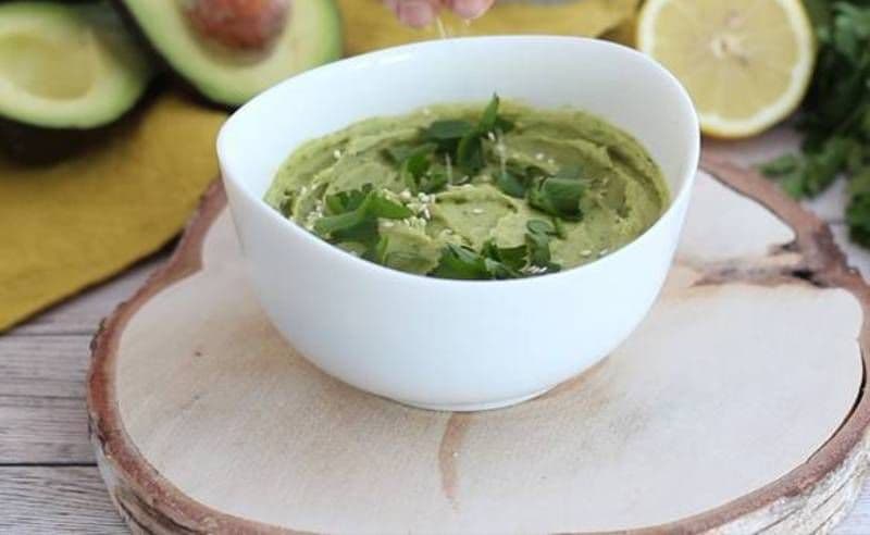 Humus cu avocado