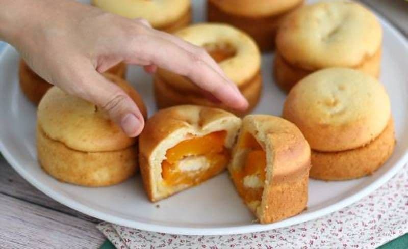 Prăjiturele cu caise și mascarpone