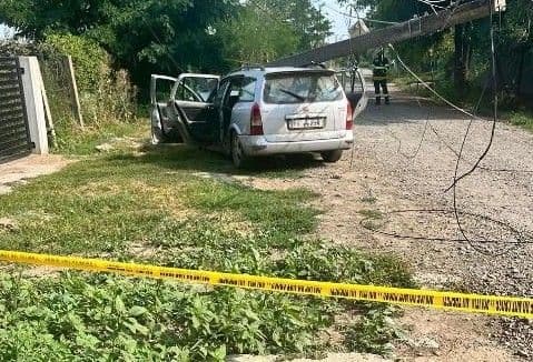 Șoferul din Dorohoi care a intrat într-un stâlp de electricitate reținut pentru refuz de prelevare de mostre biologice de sânge