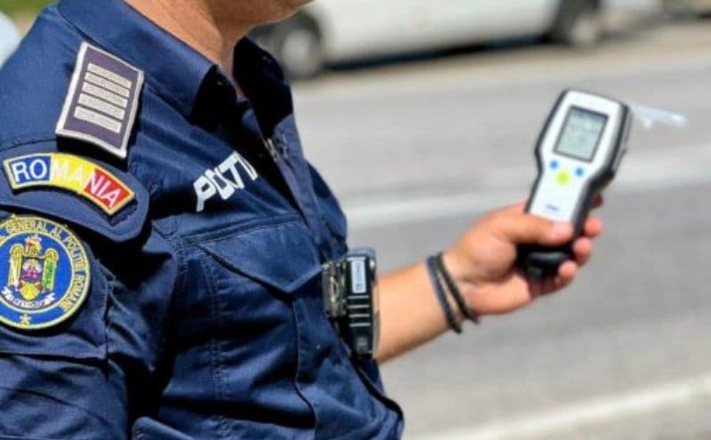 Bărbat reținut pentru conducerea sub influența alcoolului. Avea o alcoolemie de 1,27 mg/l alcool pur în aerul expirat