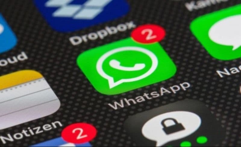 WhatsApp lansează funcții noi pentru ștergerea rapidă a mesajelor și verificarea informațiilor false