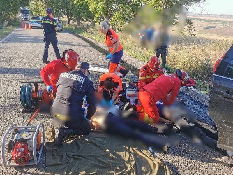 Accident grav cu victime multiple în județ. Șapte persoane încarcerate, dintre care trei în stop cardio-respirator