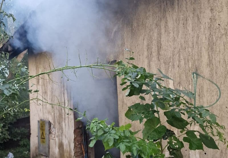Un nou incendiu izbucnit la clădirea dezafectată de pe Aleea Pinului din Dorohoi