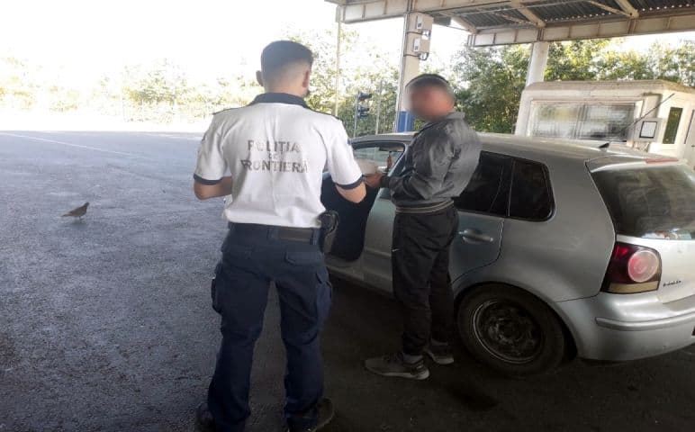 A mințit că nu va conduce în România, dar a fost prins la volan la intrarea în țară
