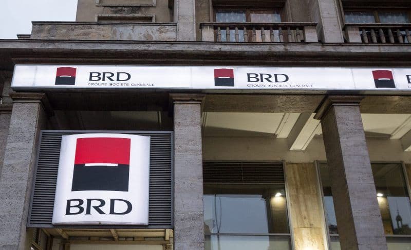 BRD și-a notificat toți clienții. Ce se întâmplă cu datele de pe buletin. S-a trecut la varianta digitală