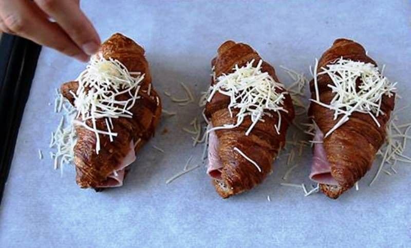 Croissante cu șuncă