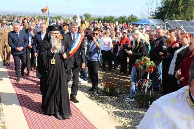 Ibăneștiul a trăit un moment istoric: Sfințirea Crucii monumentale de pe Dealul Măgurii