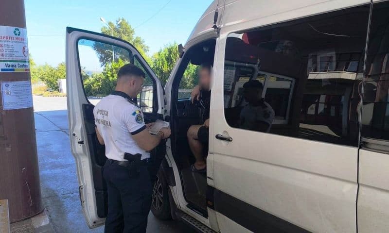 A fost convins să plătească 7.000 euro pentru un document fals