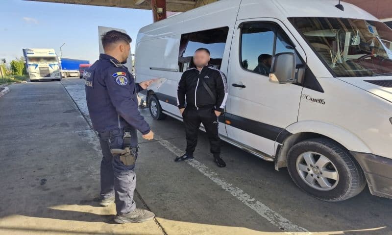 A plătit 200 de dolari pentru a deveni șofer fals