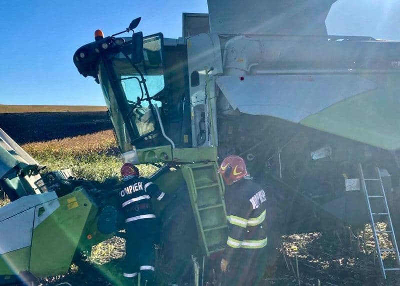 O combină a luat foc în timp ce treiera floarea soarelui