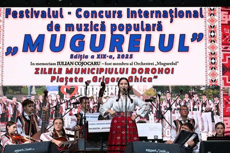 Prima zi a Festivalului „Mugurelul” 2025 a debutat cu succes la Dorohoi - FOTO