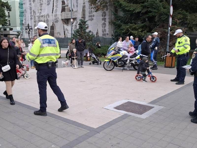 Acțiune a polițiștilor rutieri pentru depistarea pietonilor, bicicliștilor și a celor care se deplasează cu trotinete și nu respectă regulile de circu