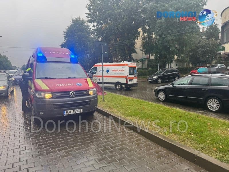 Două fete au fost lovite pe o trecere de pietoni de pe Bulevardul Victoriei din Dorohoi
