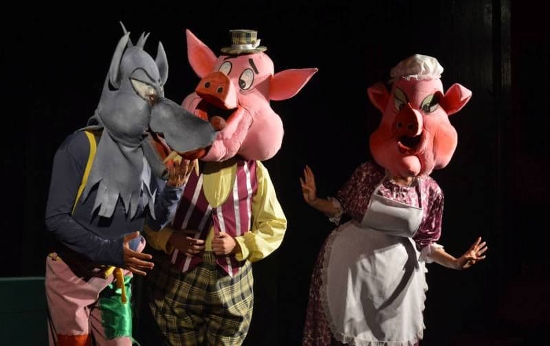 Cei trei purceluşi în această săptămână la Teatrul „Vasilache”