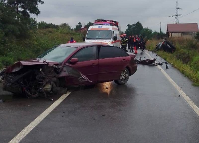 Accident! Două mașini s-au izbit între Trușești și Buhăceni