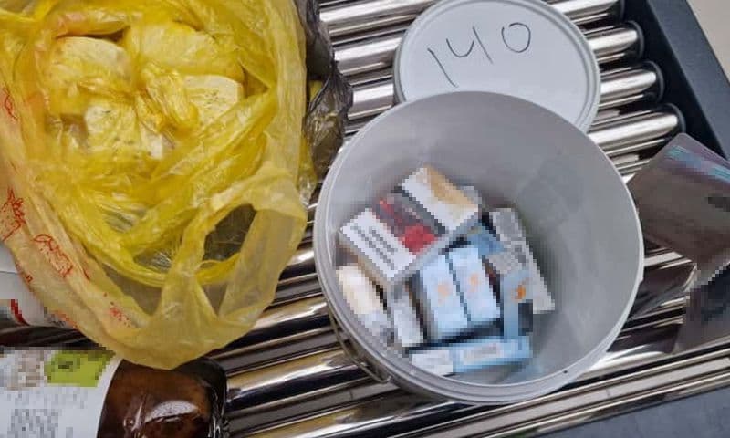 Contrabandiști ingenioși: Țigări ascunse sub bucăți de brânză și în roata de rezervă la Stânca