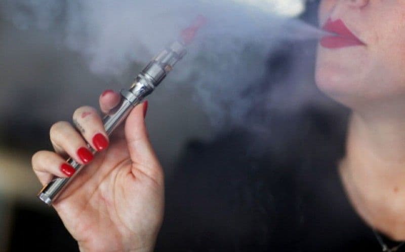 Propunere legislativă pentru interzicerea dispozitivelor de vapat de unică folosință