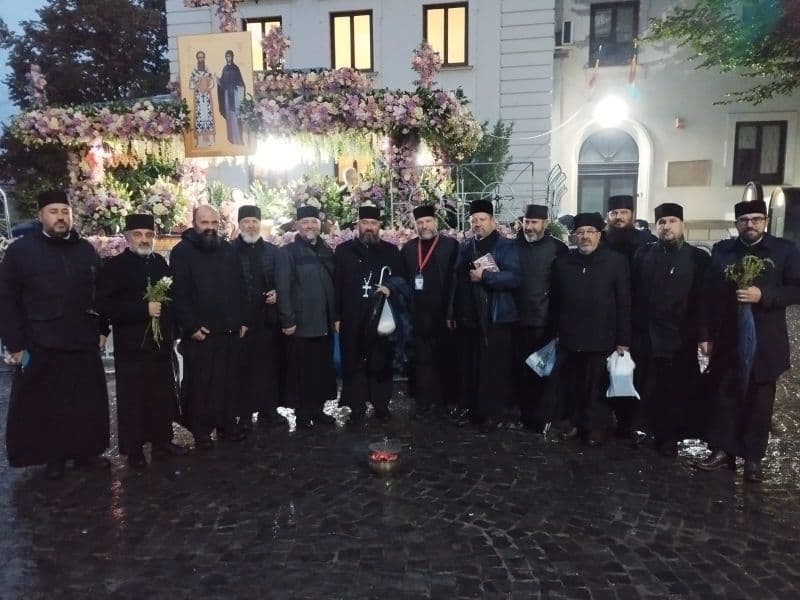 Preoții dorohoieni, aproape de pelerini în prima zi a pelerinajului la Sfânta Cuvioasă Parascheva