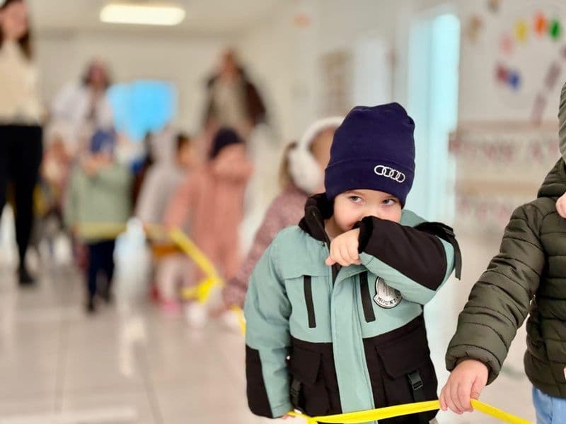 Peste 60 de copii, cadre didactice și personal auxiliar evacuați de la Grădinița cu Program Prelungit nr. 22 din Botoșani - FOTO