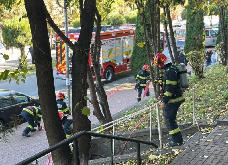 Incendiu izbucnit într-un bloc de pe Bulevardul Victoriei din Dorohoi