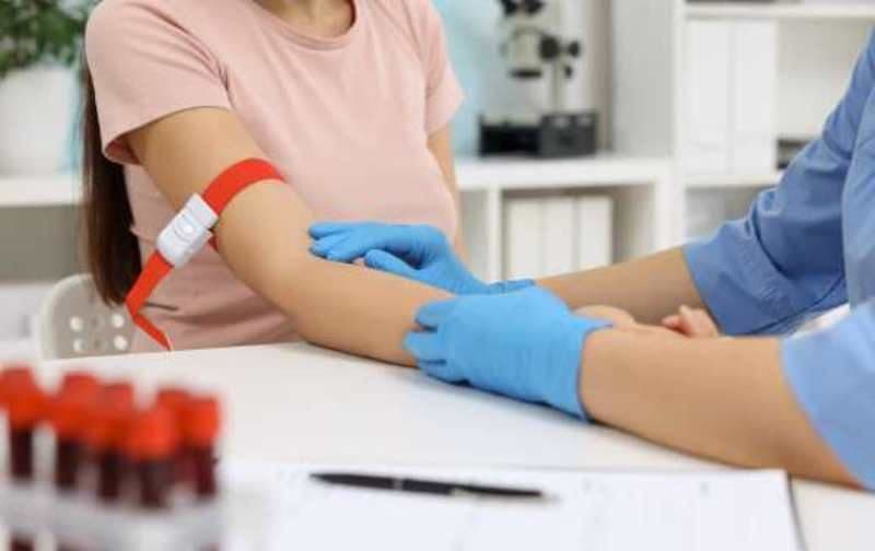 Analize obligatorii pentru cei trecuți de 40 de ani. Testele simple ce pot preveni boli grave și menține vitalitatea