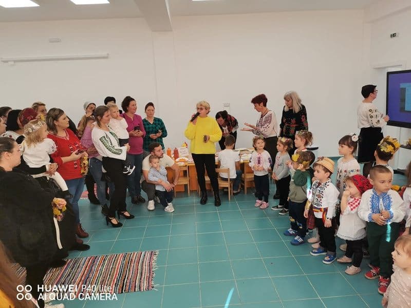 „Toamna la Grădi Zece”: Copii și părinți din Dorohoi au sărbătorit frumusețea anotimpului în cadrul mai multor ateliere