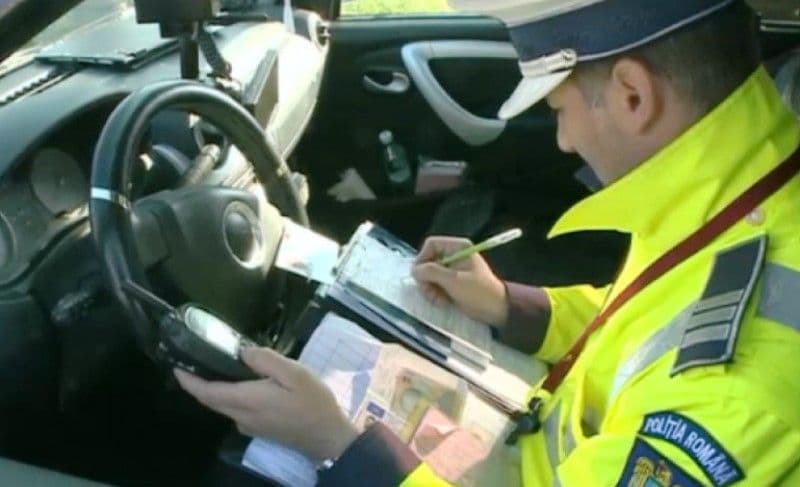 Acțiunea polițiștilor rutieri încheiată cu trei permise reținute și amenzi de peste 6.000 lei
