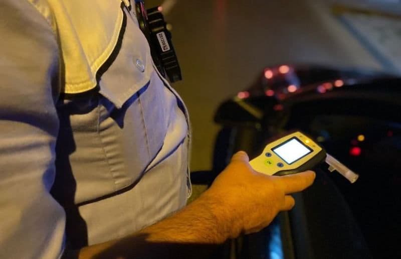 Șofer băut scos din trafic de polițiști 