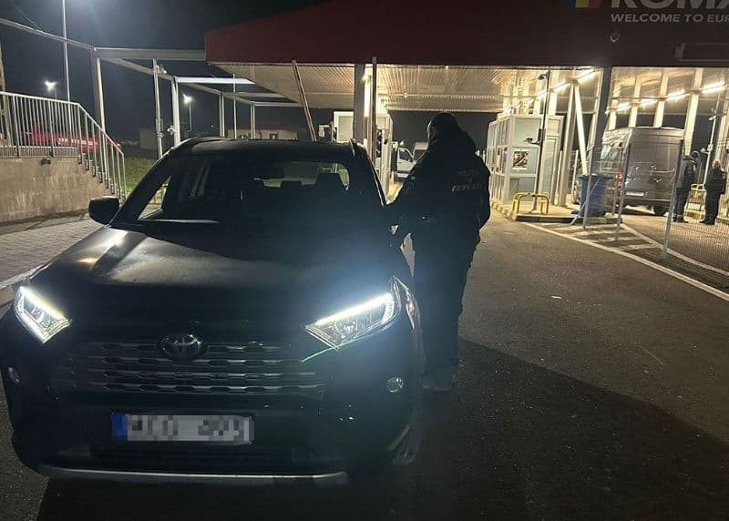 Clona unui auto furat în Slovacia, oprită la Racovăț