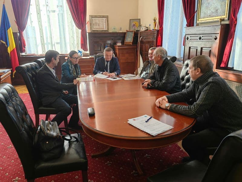 Municipiul Dorohoi va avea parc fotovoltaic. Contractul de execuție lucrări a fost semnat