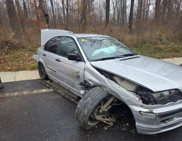 Accident între un autoturism și un microbuz la Bălușeni 