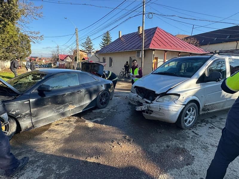 Două accidente rutiere în această dimineață, în Botoșani. Mai multe mașini au fost avariate