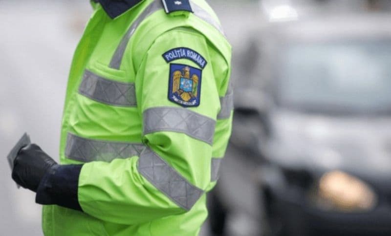Intervenții ale polițiștilor în ultimele 24 de ore: 15 permise de conducere reținute și amenzi de 77.000 lei