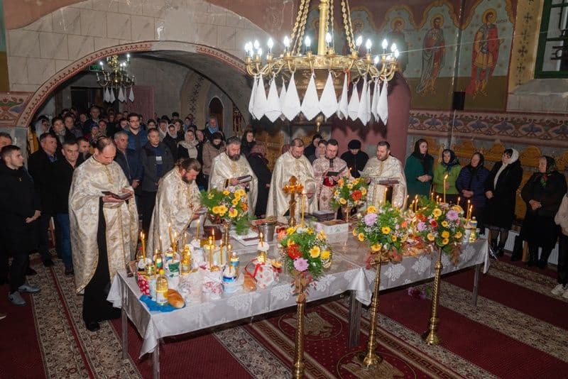 Procesiunea cu Sfintele Moaște în Protopopiatul Dorohoi – o săptămână de bucurie și binecuvântare pentru credincioși - FOTO