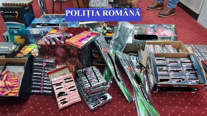 Peste 50 de kg de articole pirotehnice confiscate de polițiștii botoșăneni