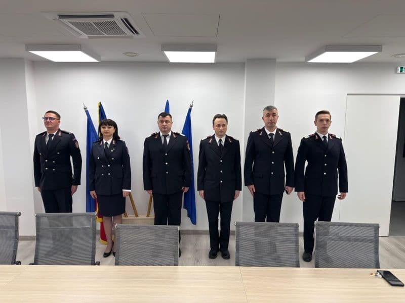Pompieri înaintați în grad de Ziua Națională a României - FOTO