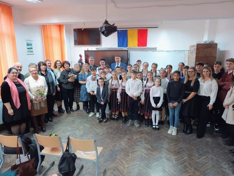 Școala Suharău în straie de sărbătoare