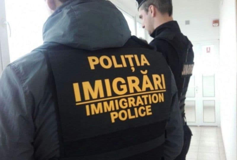 Controale în restaurante și service-uri auto efectuate de polițiști de imigrări Botoșani pentru menținerea climatului de legalitate