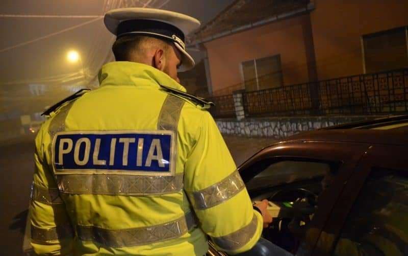 Dosare penale întocmite de polițiști pentru conducere fără permis