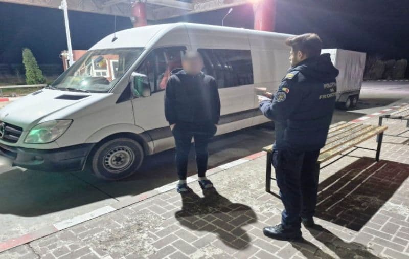 Vehicul cu document fals descoperit la PTF Stânca